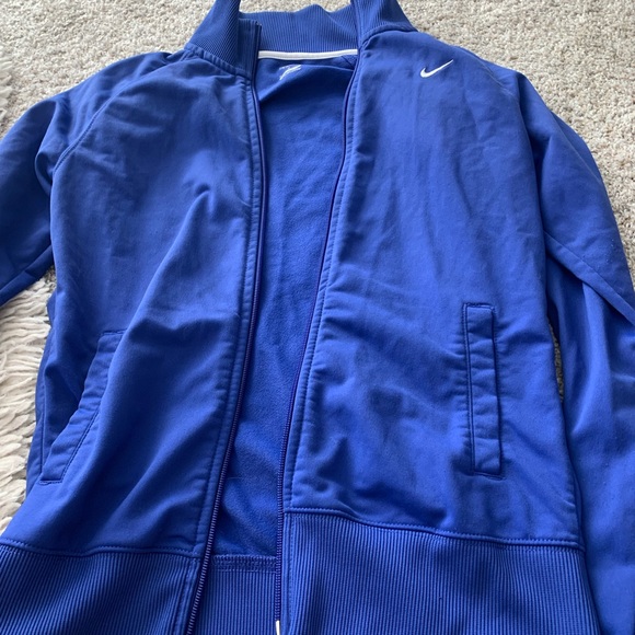 Nike jacket - Picture 2 of 3